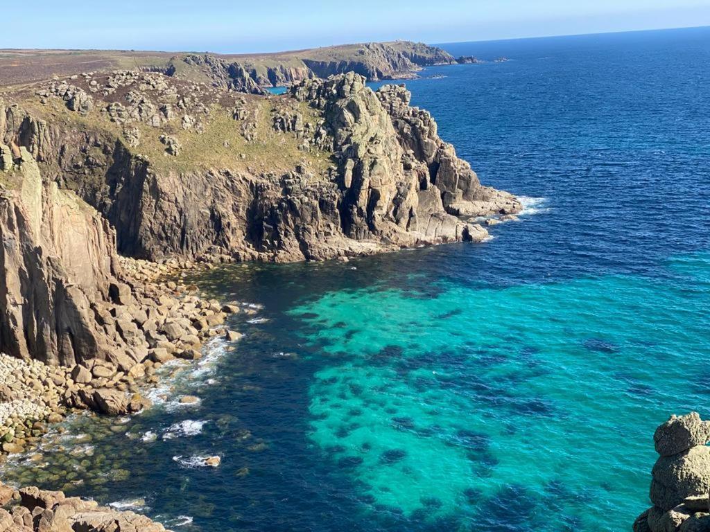 2 Bedroom Cottage Sleeps 4, With Pool Use, Sennen Eksteriør billede