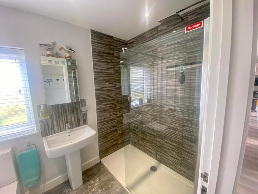 2 Bedroom Cottage Sleeps 4, With Pool Use, Sennen Eksteriør billede