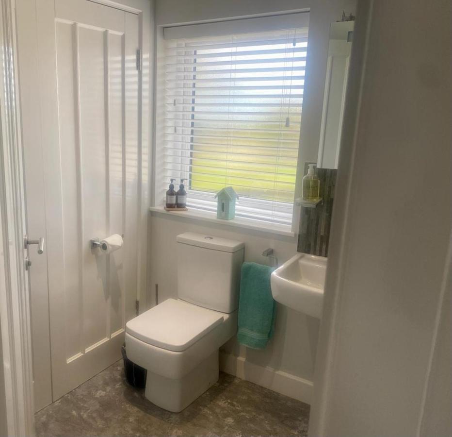 2 Bedroom Cottage Sleeps 4, With Pool Use, Sennen Eksteriør billede