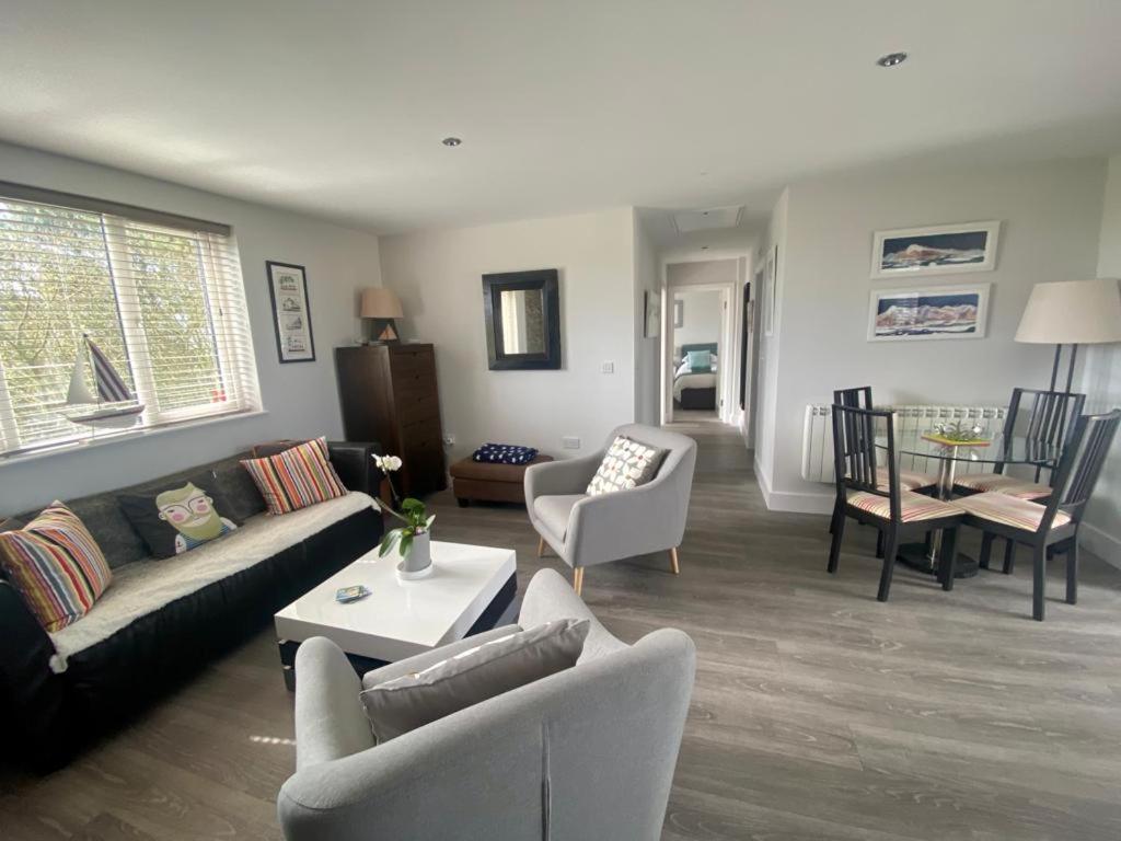 2 Bedroom Cottage Sleeps 4, With Pool Use, Sennen Eksteriør billede