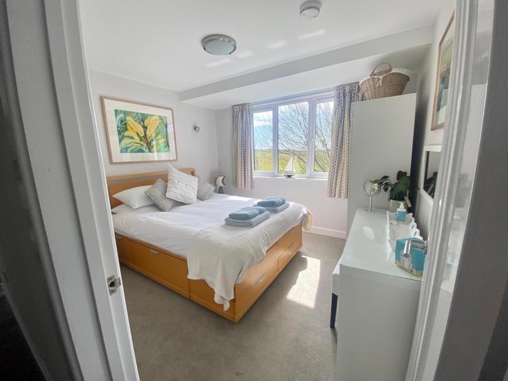 2 Bedroom Cottage Sleeps 4, With Pool Use, Sennen Eksteriør billede