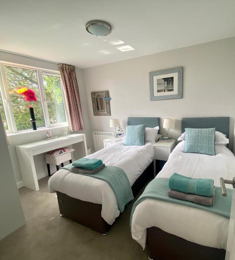 2 Bedroom Cottage Sleeps 4, With Pool Use, Sennen Eksteriør billede