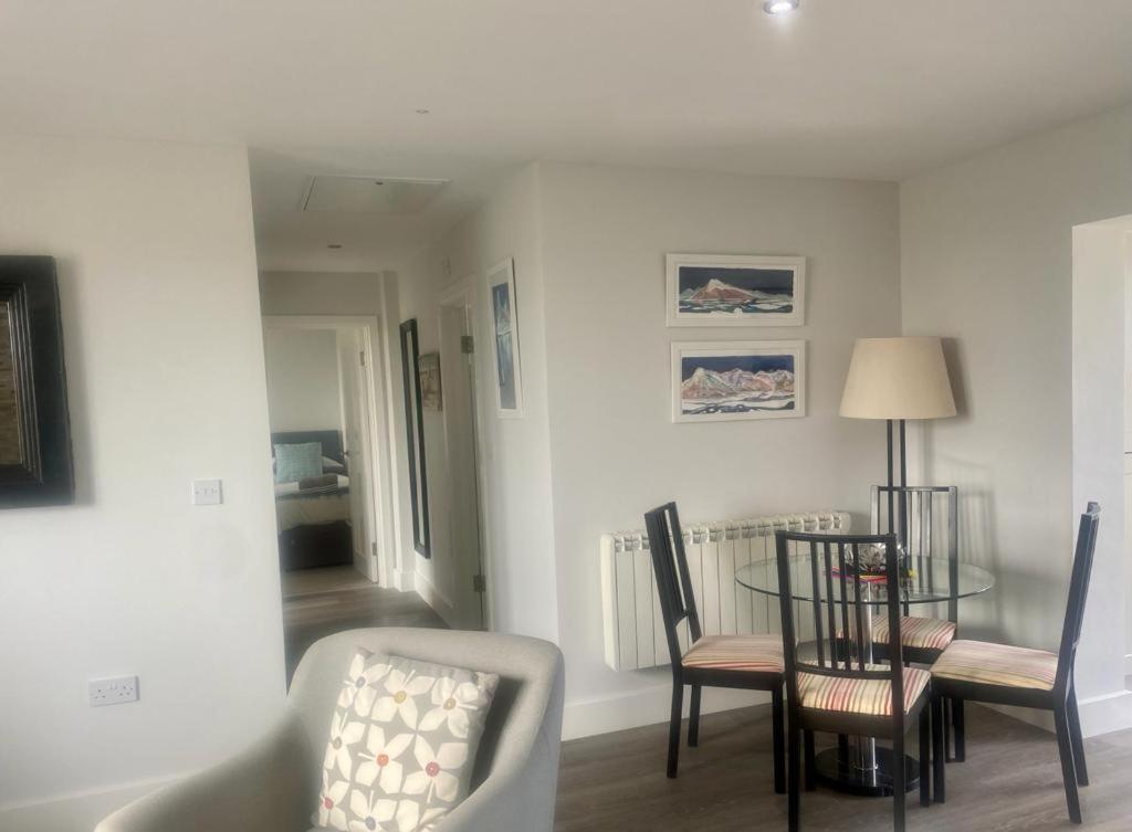 2 Bedroom Cottage Sleeps 4, With Pool Use, Sennen Eksteriør billede