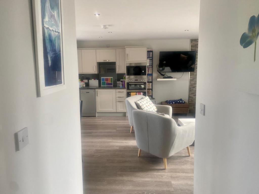 2 Bedroom Cottage Sleeps 4, With Pool Use, Sennen Eksteriør billede